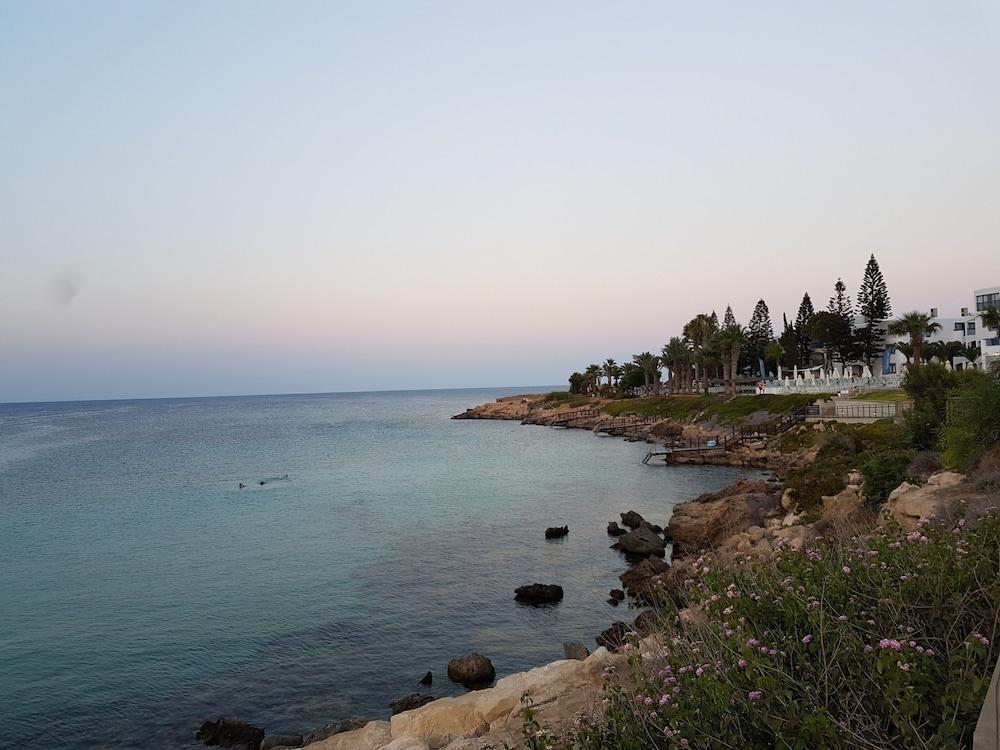 Astreas Beach Hotel Apartments Protaras Eksteriør billede